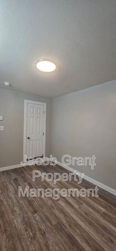 Building Photo - 352 I St