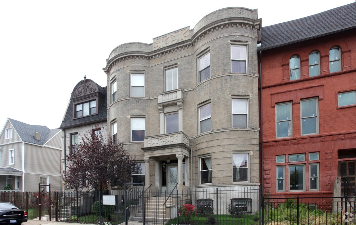 Primary Photo - 4434 S University Ave