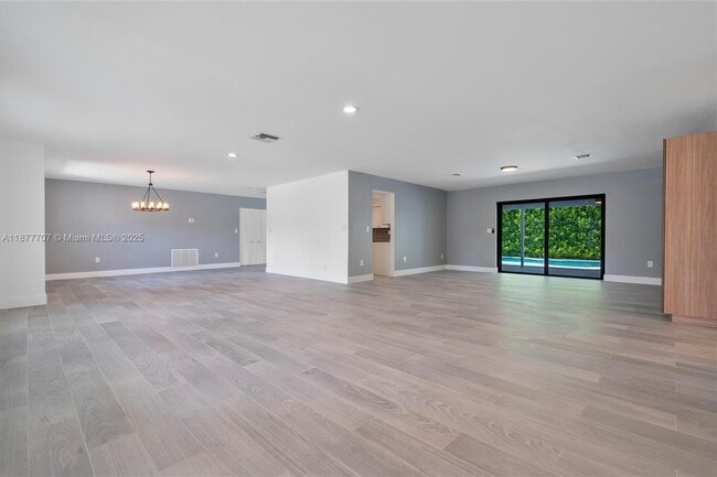 Foto del edificio - 1245 NE 85th St