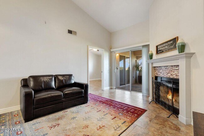 Foto del edificio - 10401 N 52nd St