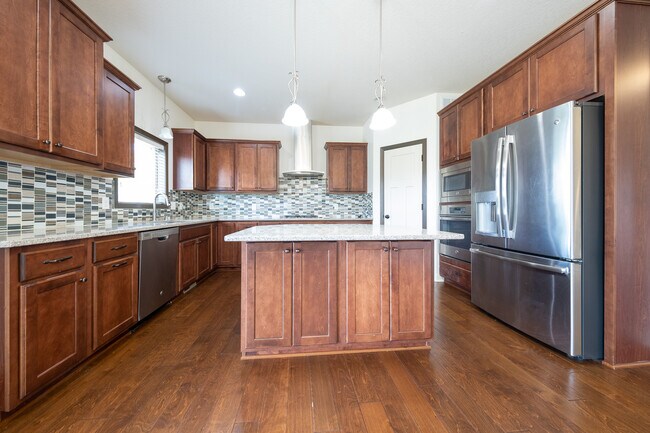 Foto del edificio - 6082 158th St W