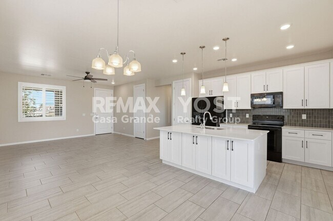 Foto del edificio - Modern Single-Level Home with Designer Finishes & Open Concept Living