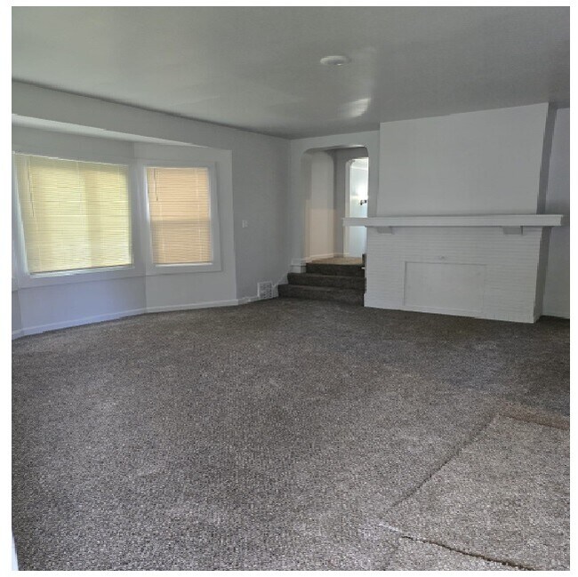 Building Photo - 149 Farrand Park