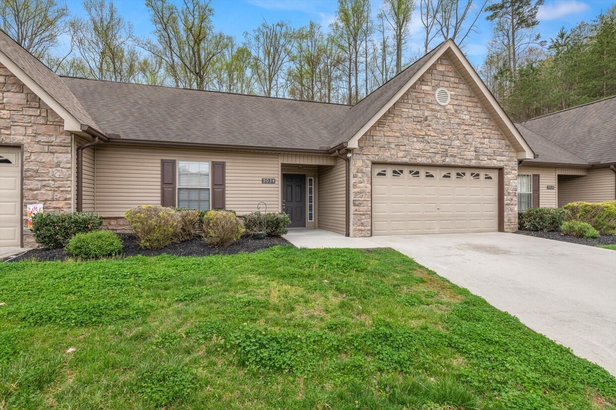 Primary Photo - 5034 Cates Bend Way