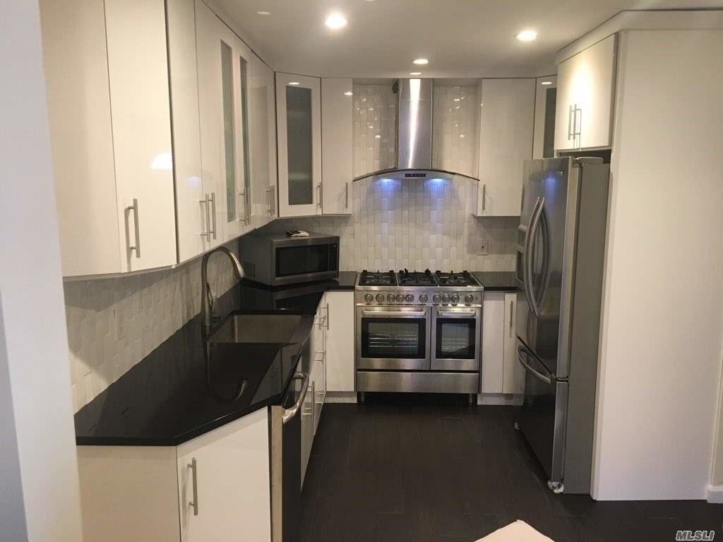 Foto principal - 332 E Pine St