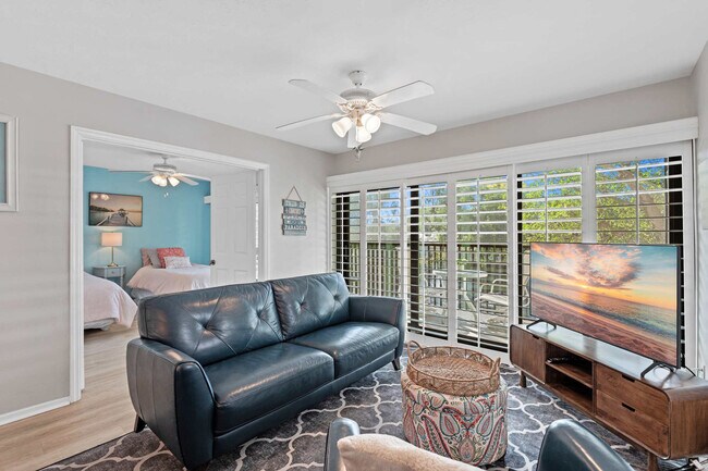 Foto del edificio - 600 Neapolitan Way