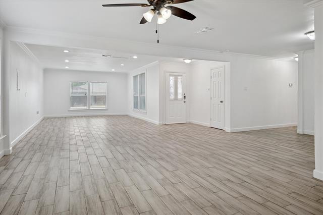 Building Photo - 5409 Queen Ct