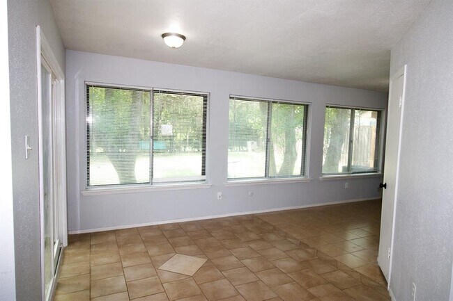 Building Photo - 12703 Copper Mill Dr