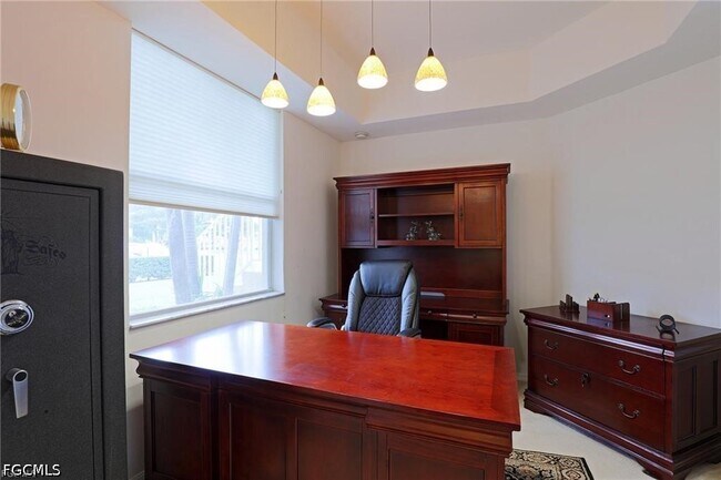 Foto del edificio - 13225 Silver Thorn Loop