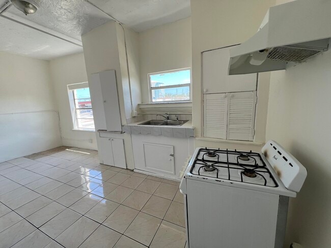 Foto del edificio - 4211 Parker Ave