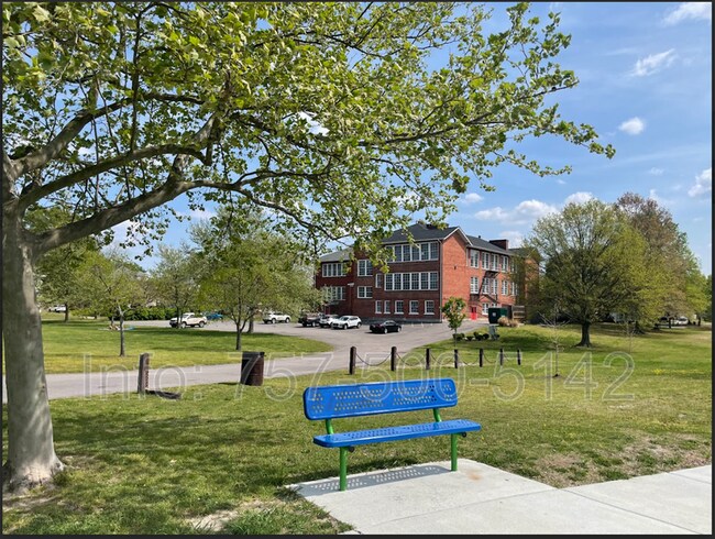 Foto del edificio - 2415 Ballentine Blvd