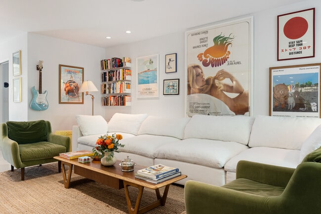 Foto del edificio - 241 Windward Ave