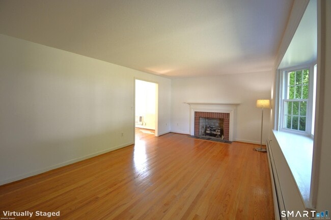 Foto del edificio - 18 Overbrook Rd