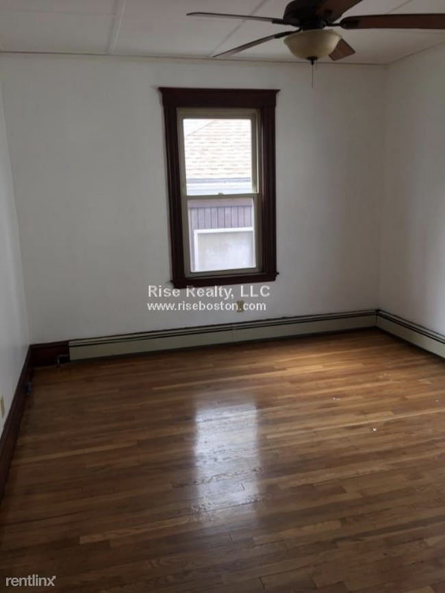 Building Photo - 2 br, 1 bath Duplex - 90 W Walnut Park # 1