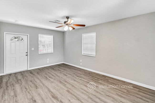 Building Photo - 3028 Ridgeway Ave