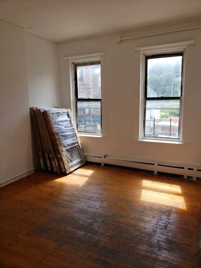 Building Photo - 167 Winter Ave