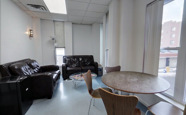 Foto del edificio - 401 College Ave