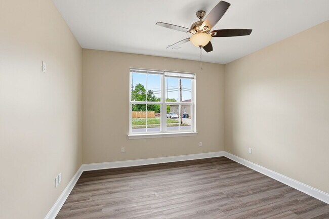 Foto del edificio - 705 Woodmore Ln