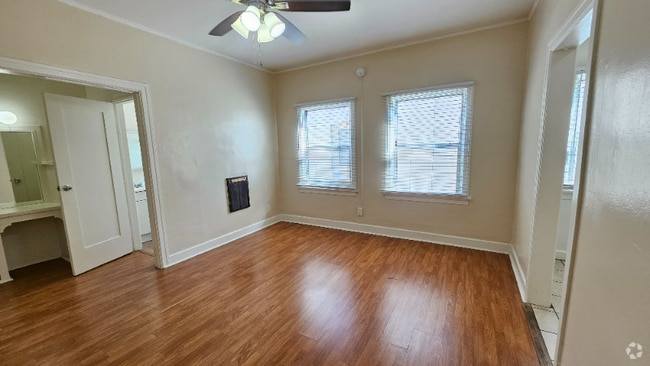 Building Photo - 727 S Coronado St