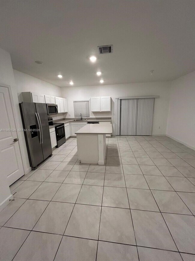 Foto del edificio - 624 SW 12th St