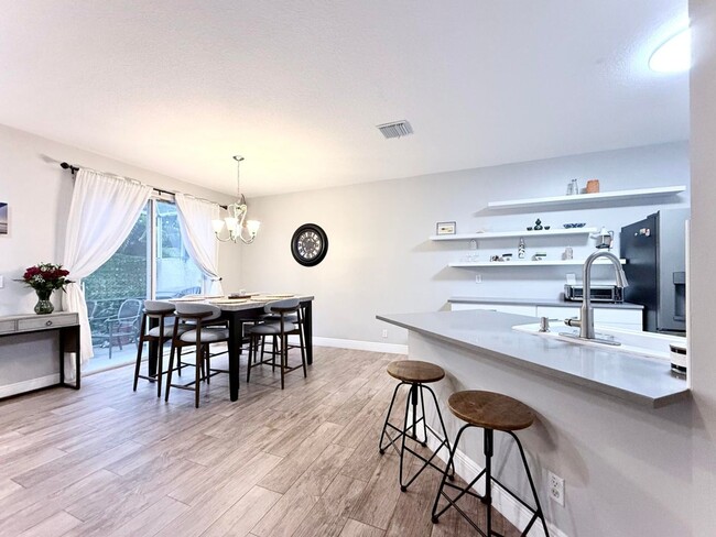Foto del edificio - 9138 Villa Palma Ln
