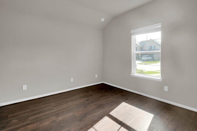 Building Photo - 2421 Bear Crk Dr