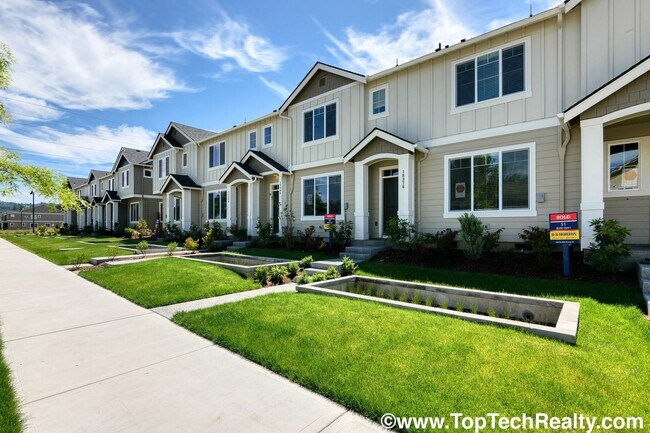 Foto del edificio - Spectacular Modern North Bethany Townhome ...