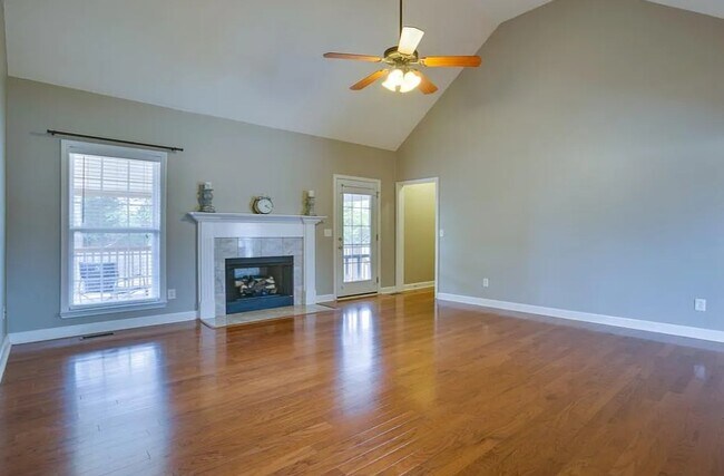 Foto del edificio - 4650 Hammock Dr