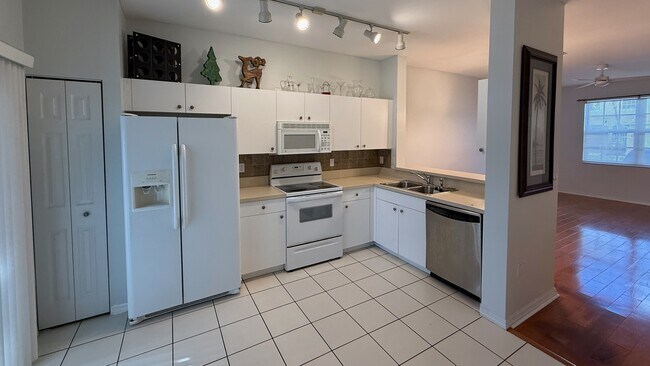 Foto del edificio - 3620 Pine Oak Cir