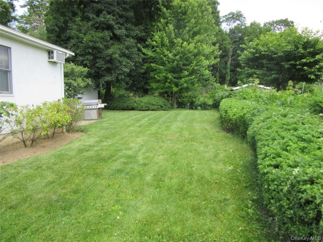 Foto del edificio - 7 Meadow Ln