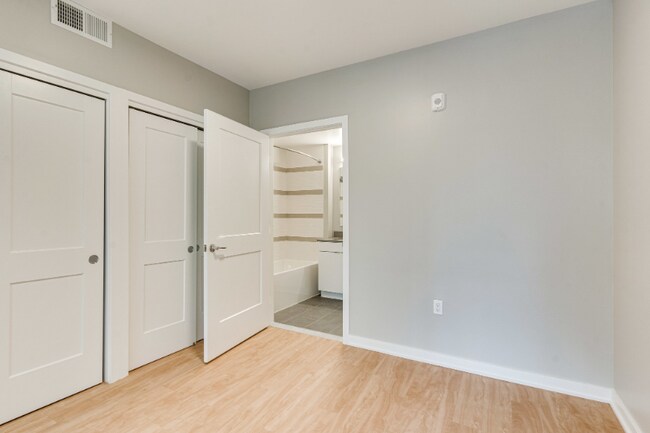 Foto del edificio - 2210 Wisconsin Ave NW