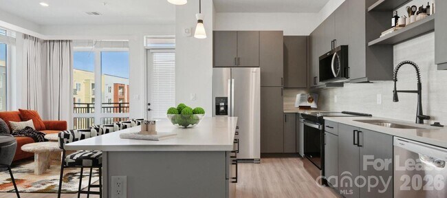 Foto del edificio - 2222 N Tryon St