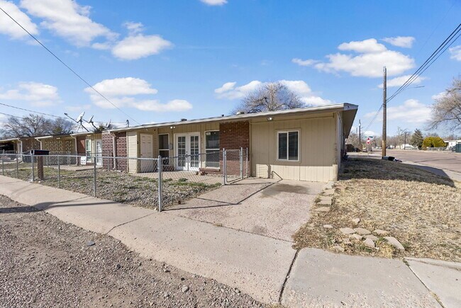 Foto del edificio - 402 Sunny Ln