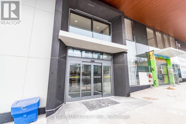 Photo du bâtiment - 2020 Bathurst St