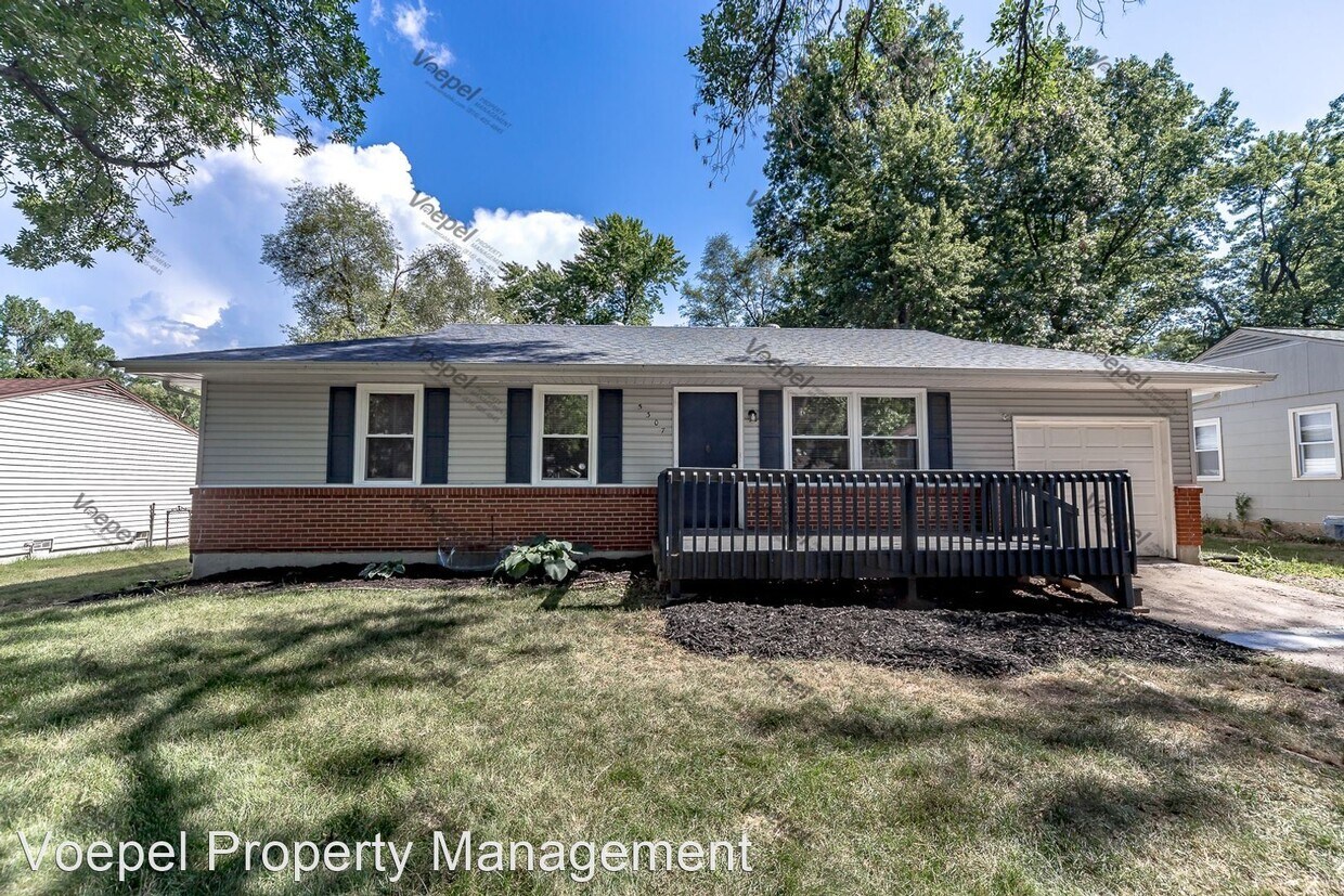 Foto principal - 3 br, 1 bath House - 5307 NE 44th Terrace