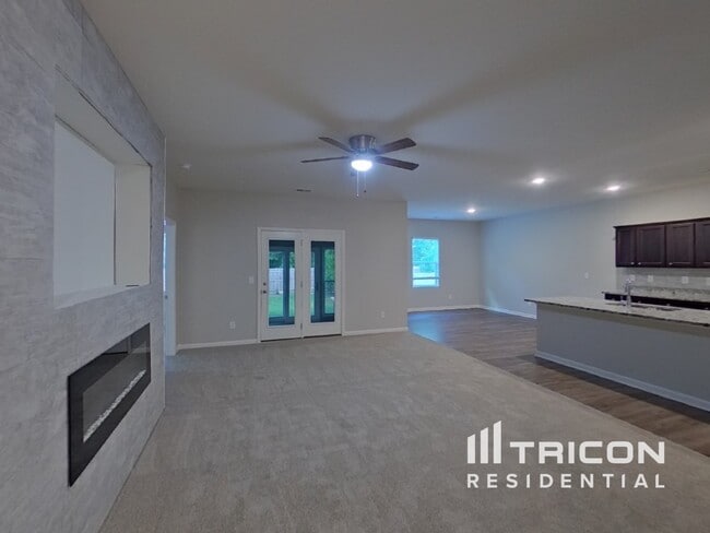 Building Photo - 225 Sinclair Way
