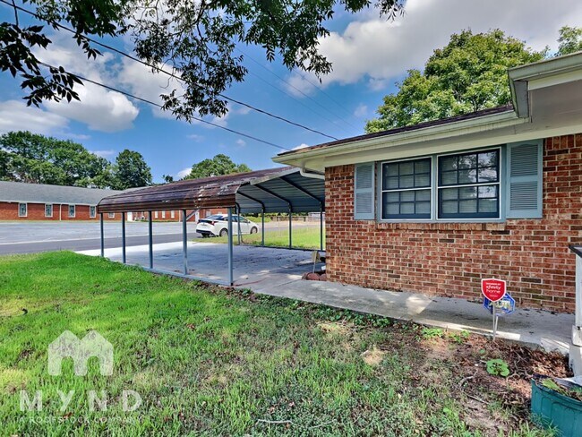Building Photo - 1355 Irwin Bridge Rd NW
