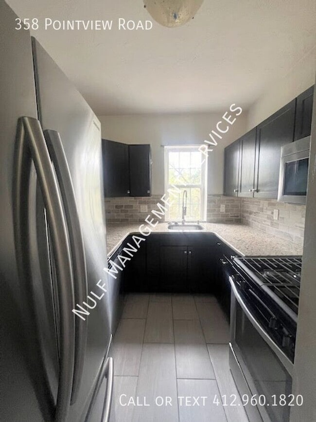 Building Photo - 358 Pointview Rd