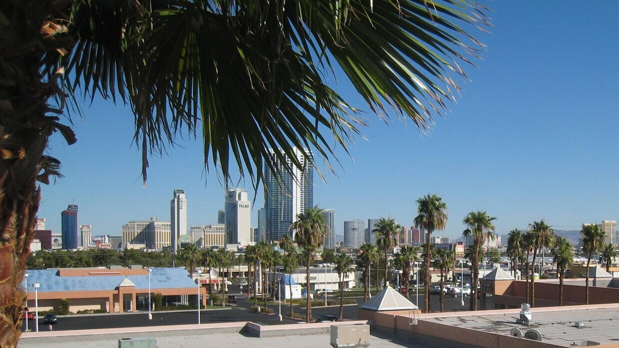 Foto principal - 3980 Delos Dr