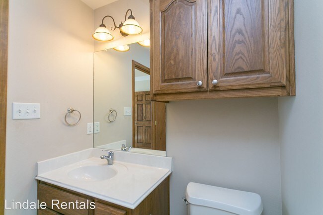 Building Photo - 16141 Rolling Meadows Dr