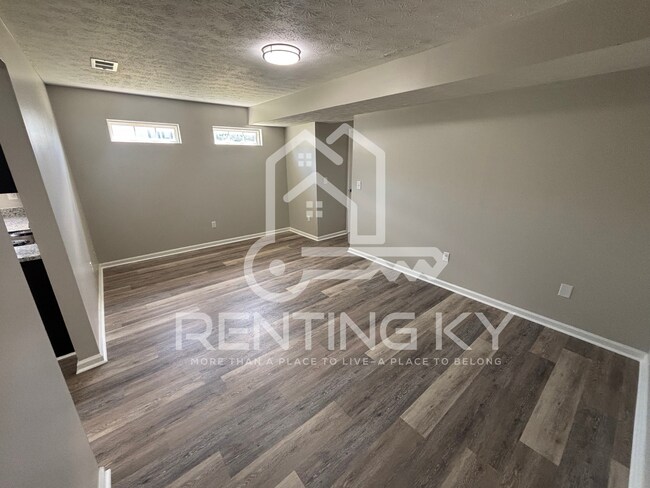 Foto del edificio - Newly Renovated 2-Bed, 1.5-Bath Townhome with Garage!