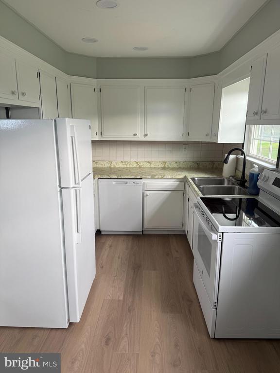 Foto principal - 810 S Harmony Rd