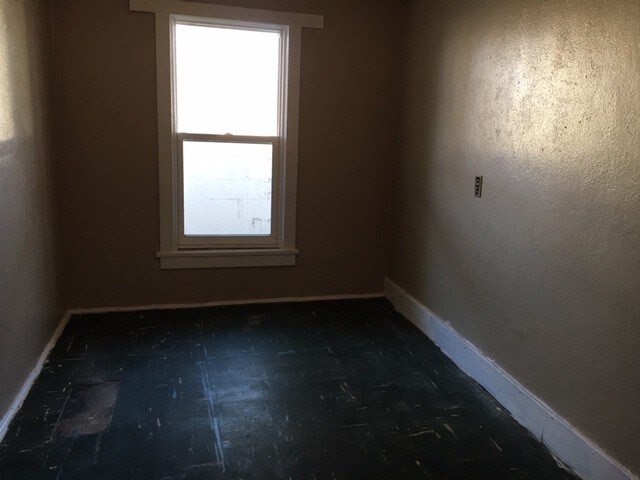Building Photo - 1018 N Kimball St