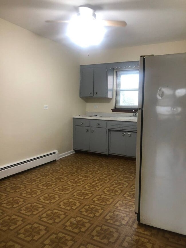 Foto del edificio - 8101 W Grand Ave