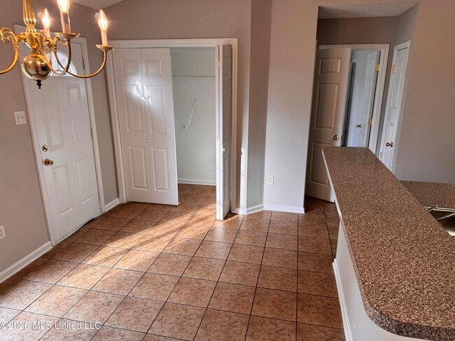 Foto del edificio - 5602 Kaitlyn Dr W