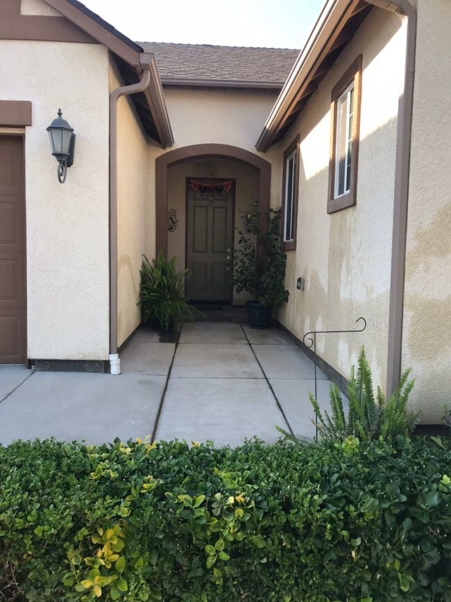 Foto del edificio - 4014 Heritage Ln