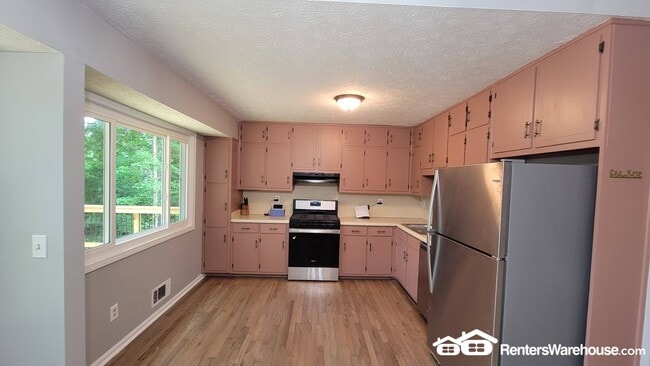 Building Photo - 3039 Jonathan Ct SW