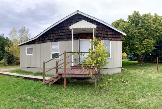 Building Photo - 14735 US-2
