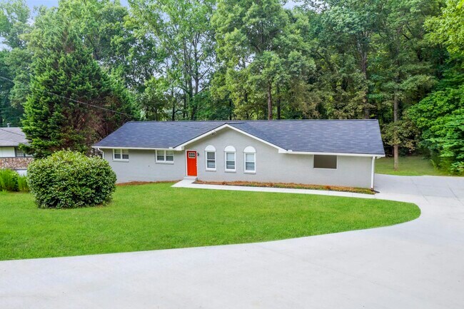 Building Photo - 246 Sandra Dr Nw
