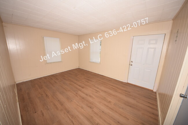 Foto del edificio - HOUSE for RENT 2 bed, 1 bath